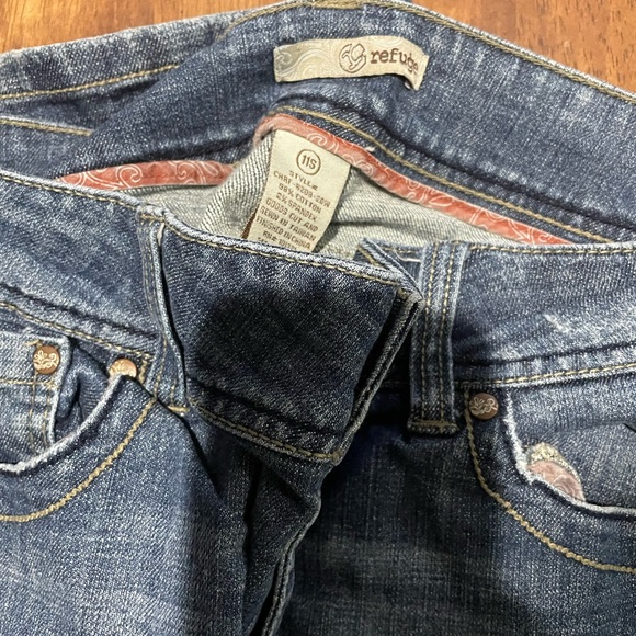 Refuge Jeans like new, size 11 short - Picture 3 of 3